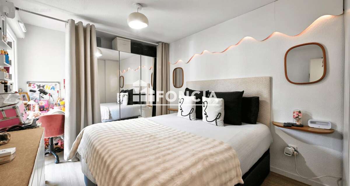 Appartement à CHANTELOUP-LES-VIGNES
