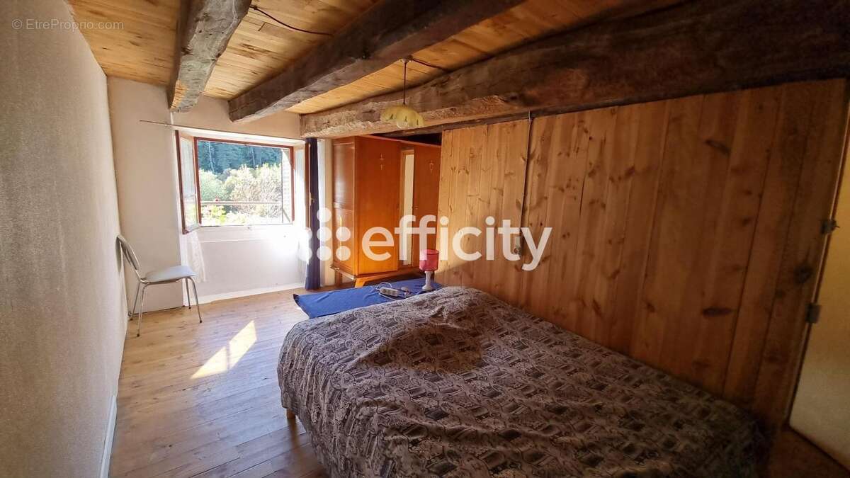 Maison à AUMONT-AUBRAC