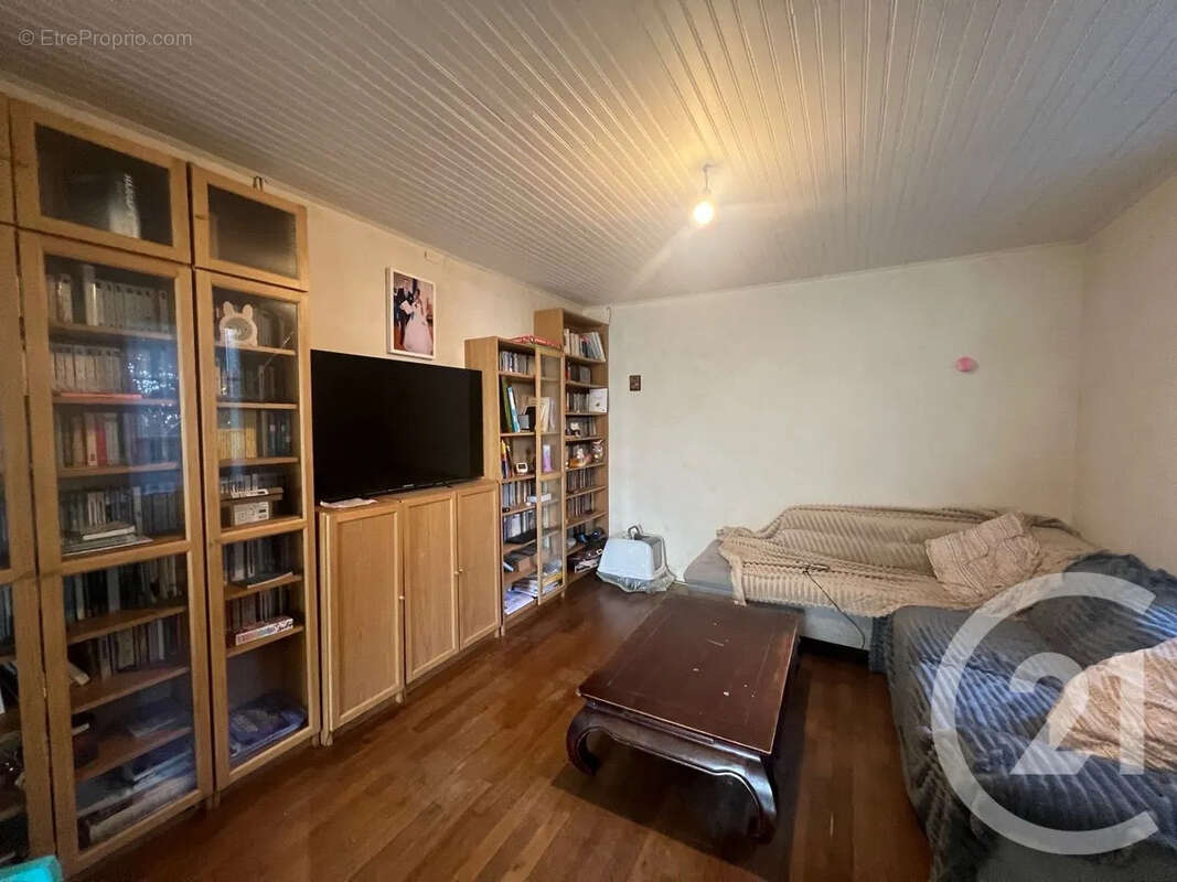 Maison 130 m² à Arpajon-Sur-Cere  - photo 13