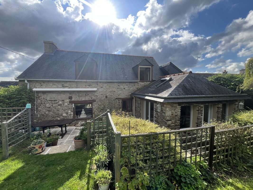 Maison à LA GREE-SAINT-LAURENT