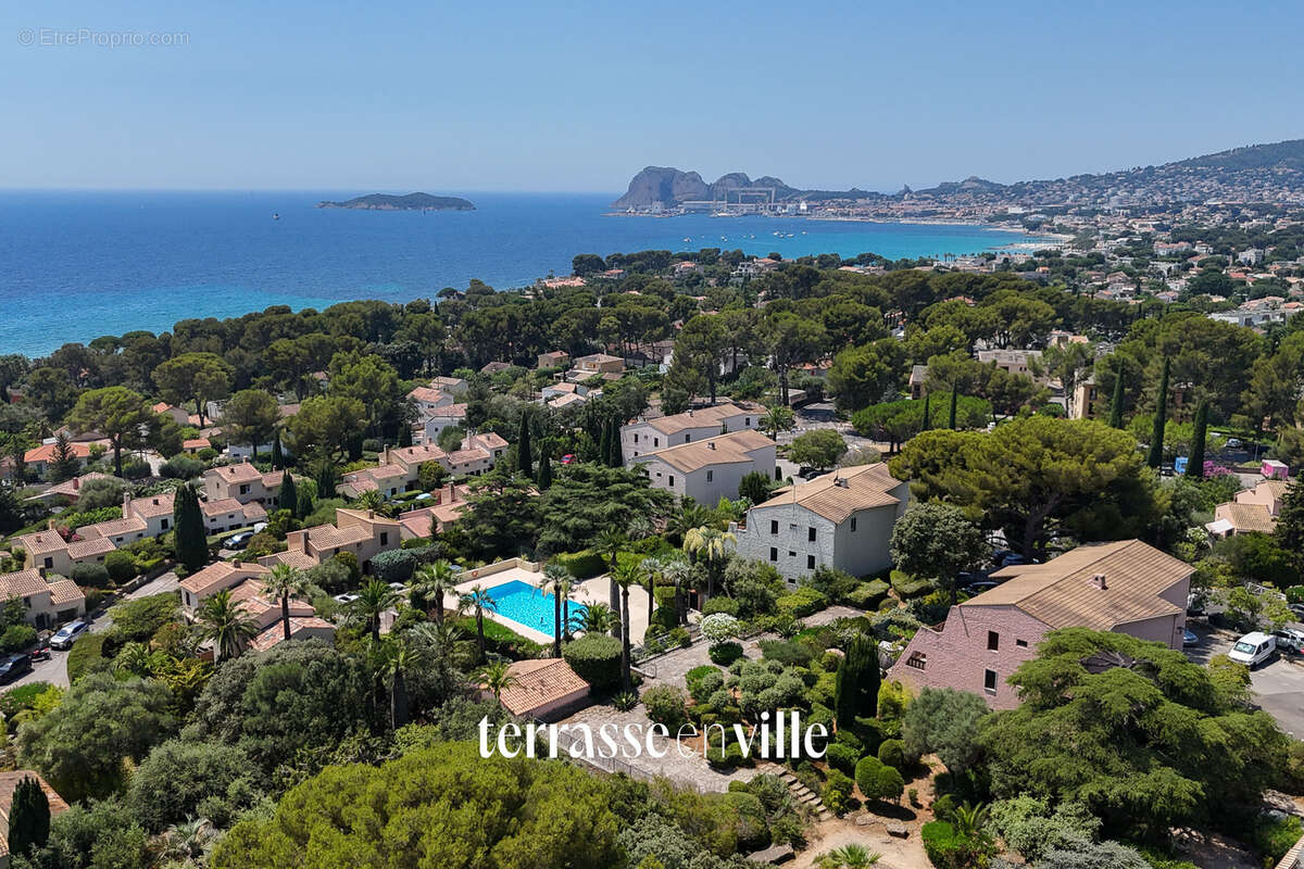 Quartier Fontsainte - T2 39m2 - Terrasse vue pinède et mer   Résidence avec piscine - Parking privé - 299 000€ - photo 16
