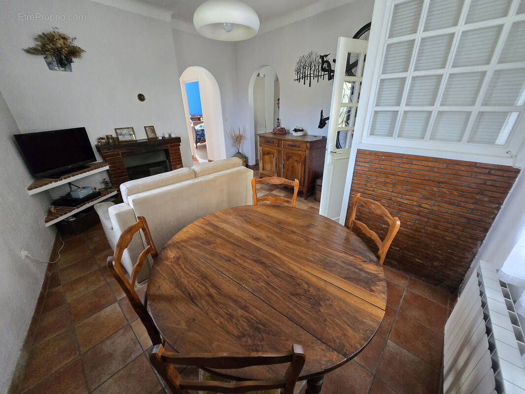 Appartement à LA ROQUETTE-SUR-VAR