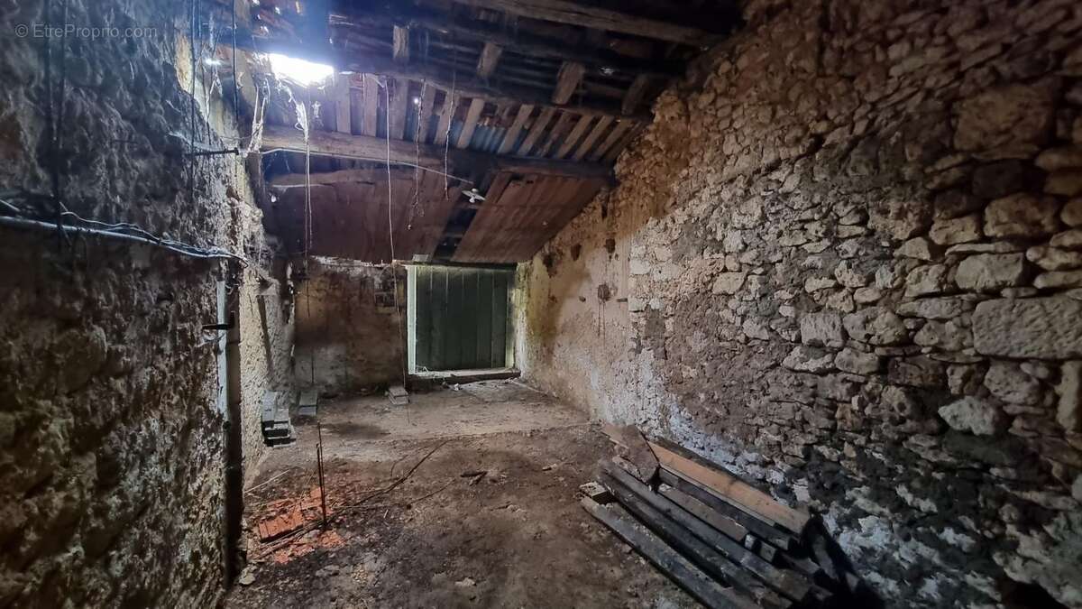 Maison à SAINT-FELIX-DE-VILLADEIX