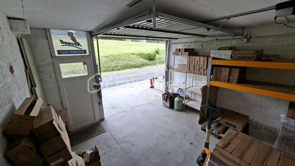 Propriété unique avec habitation de 200 m², vaste dépendance professionnelle - photo 17