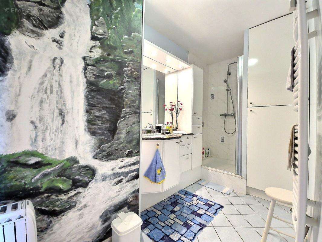 Appartement à CHENOVE
