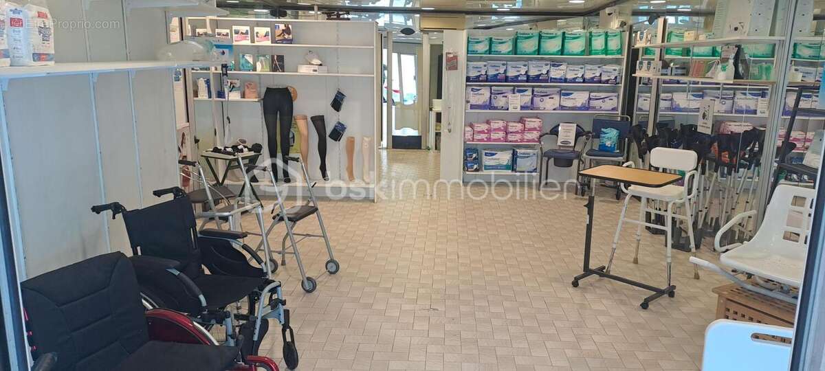 Appartement à UCHAUD