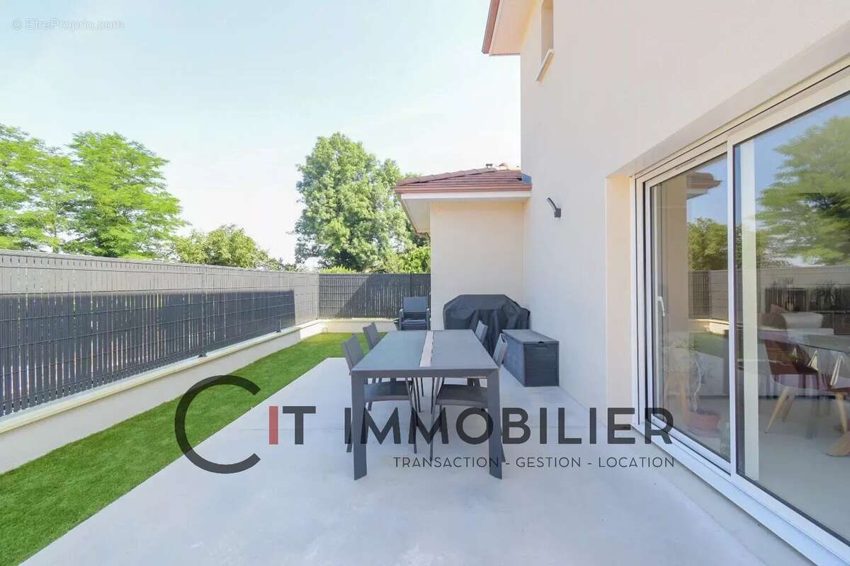 Maison à BOURGOIN-JALLIEU