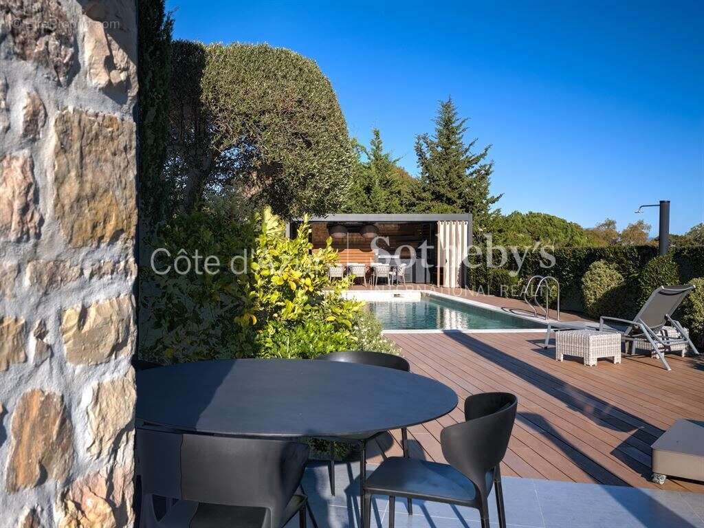 Villa contemporaine avec vue mer panoramique à Cannes Eden, Côte d’Azur - photo 19