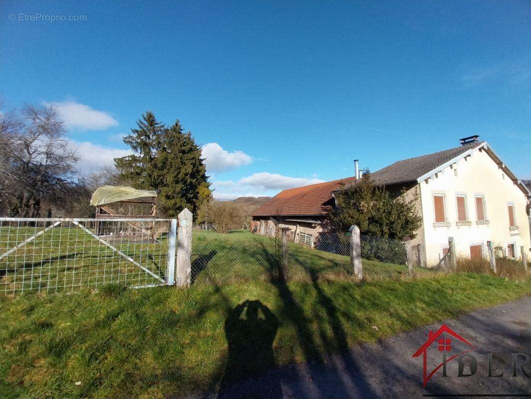 Maison à DAMBENOIT-LES-COLOMBE