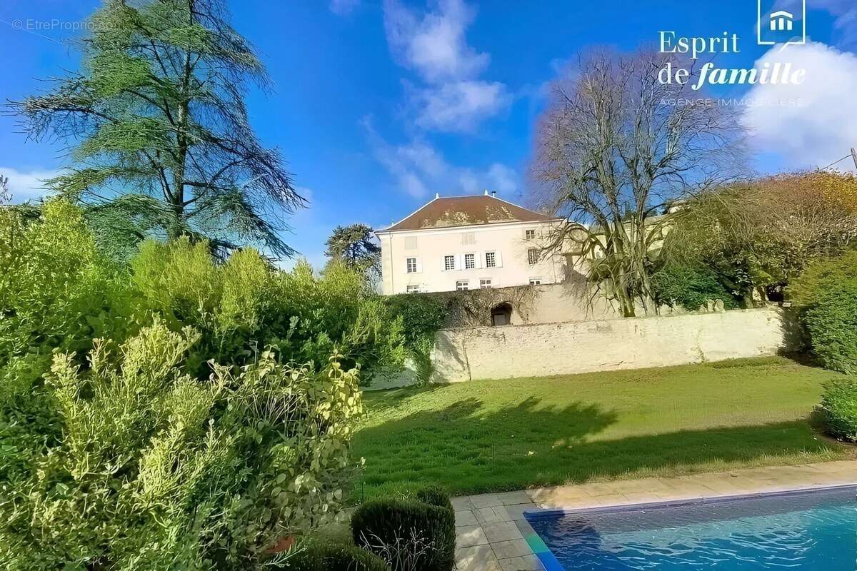 Maison à CHARMES-SUR-L'HERBASSE