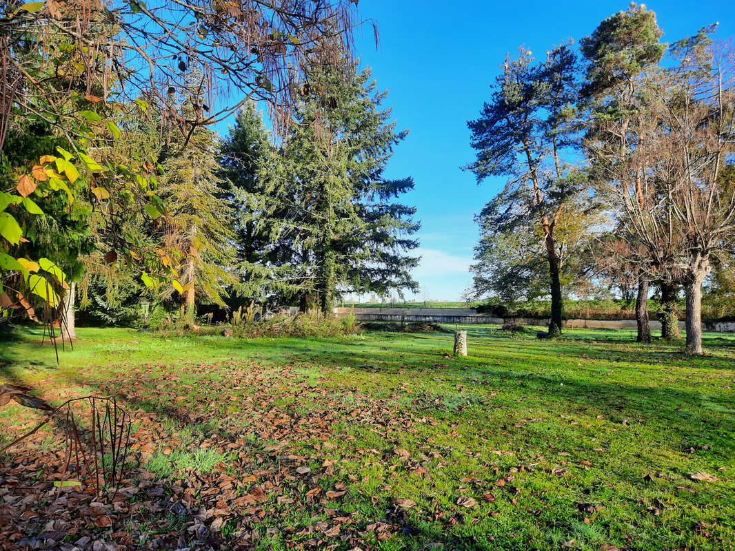 Autre à PUY-GUILLAUME