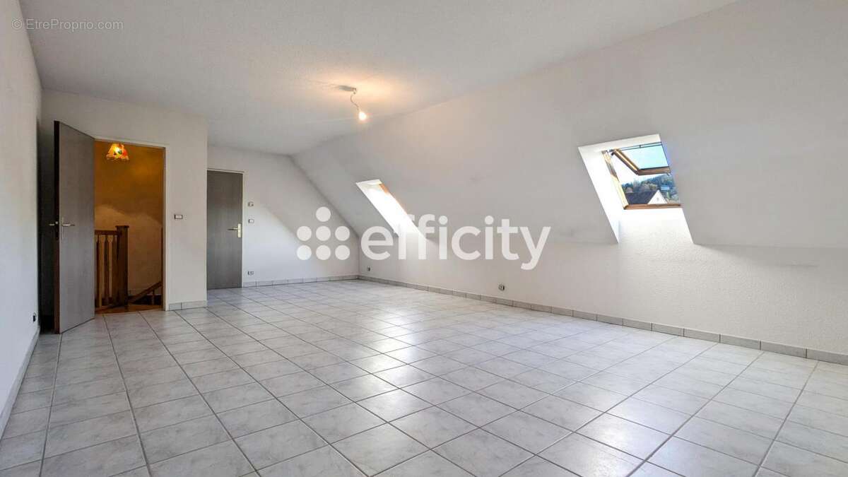 Appartement à LONS-LE-SAUNIER