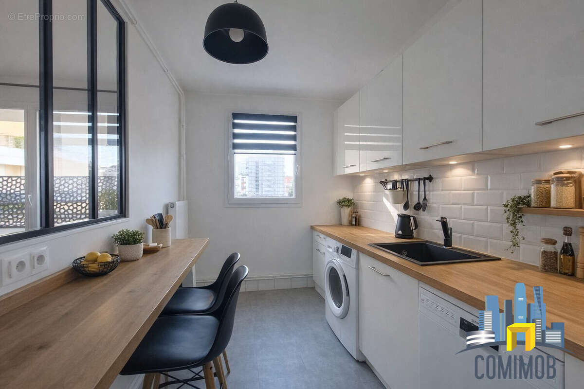 Appartement à COURBEVOIE