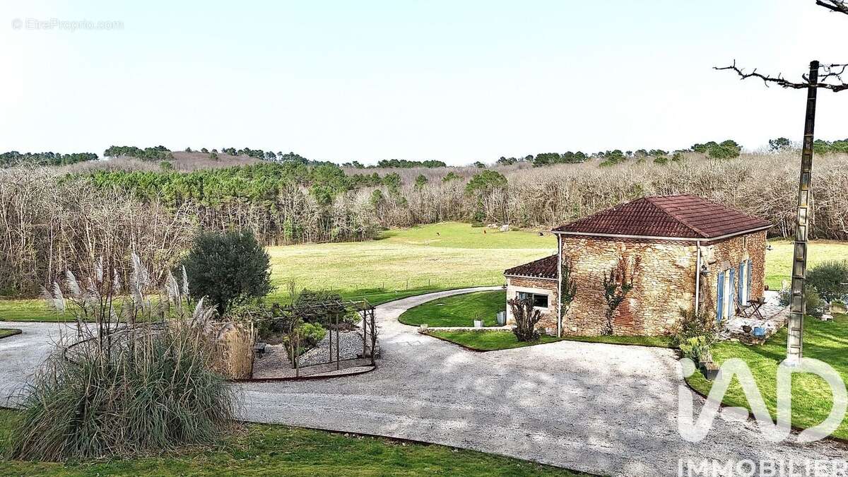 Photo 6 - Maison à PUY-L'EVEQUE