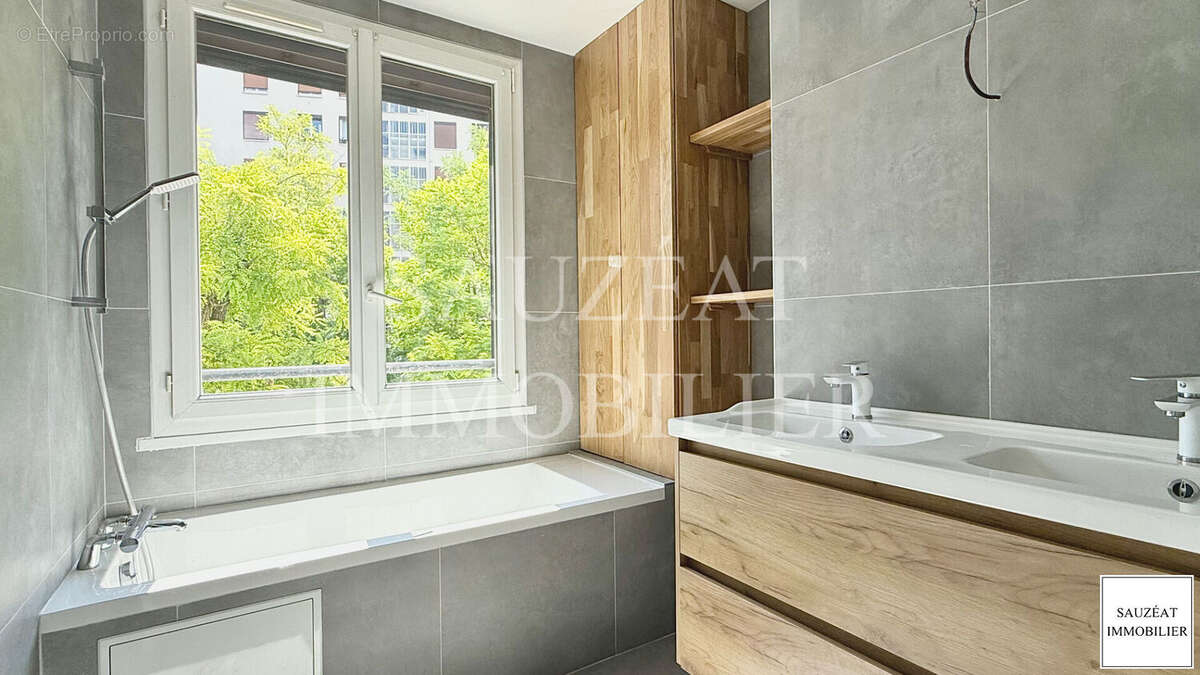 Montrouge - Appartement 4 pièces refait à neuf - photo 9
