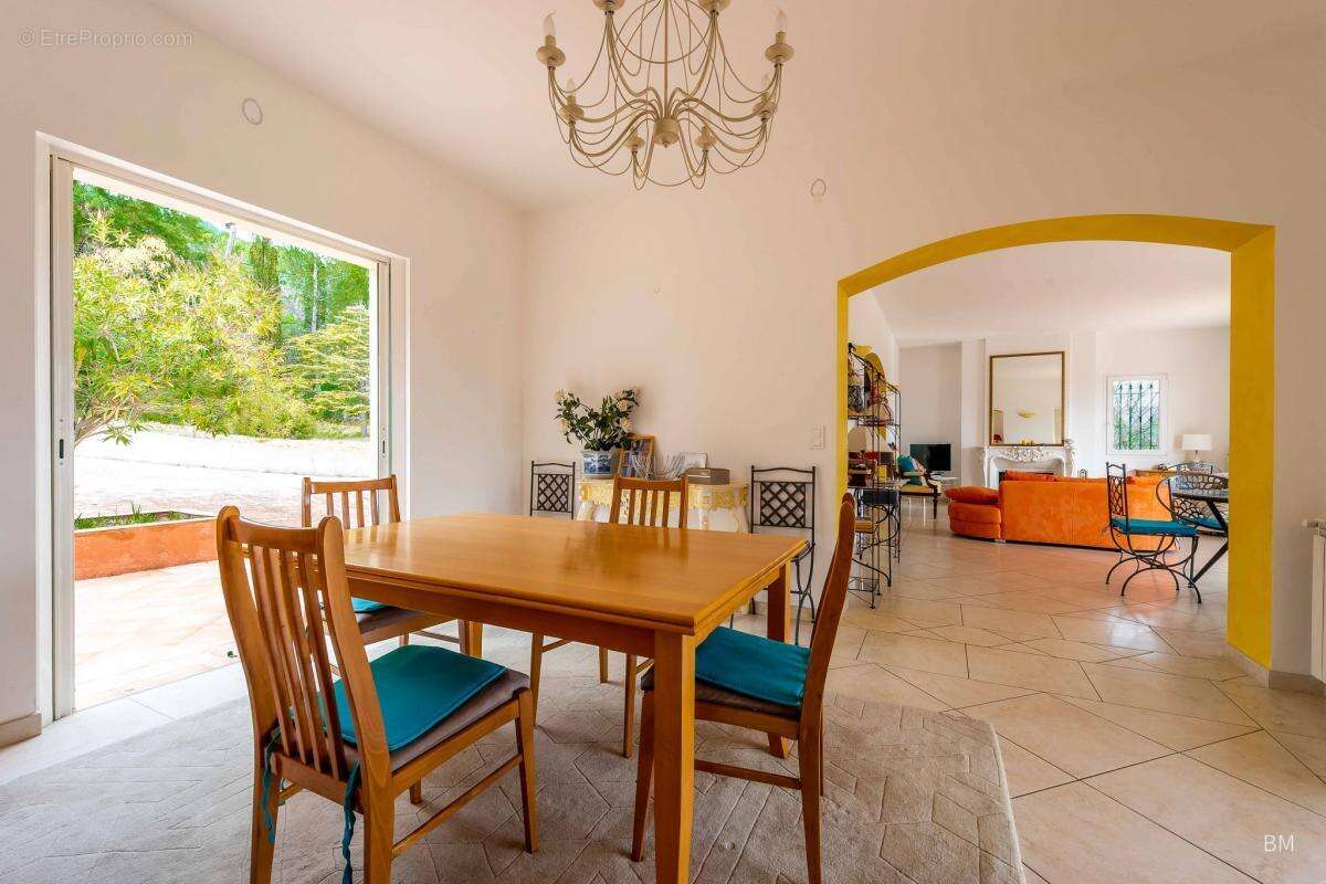 Maison à LA MOTTE