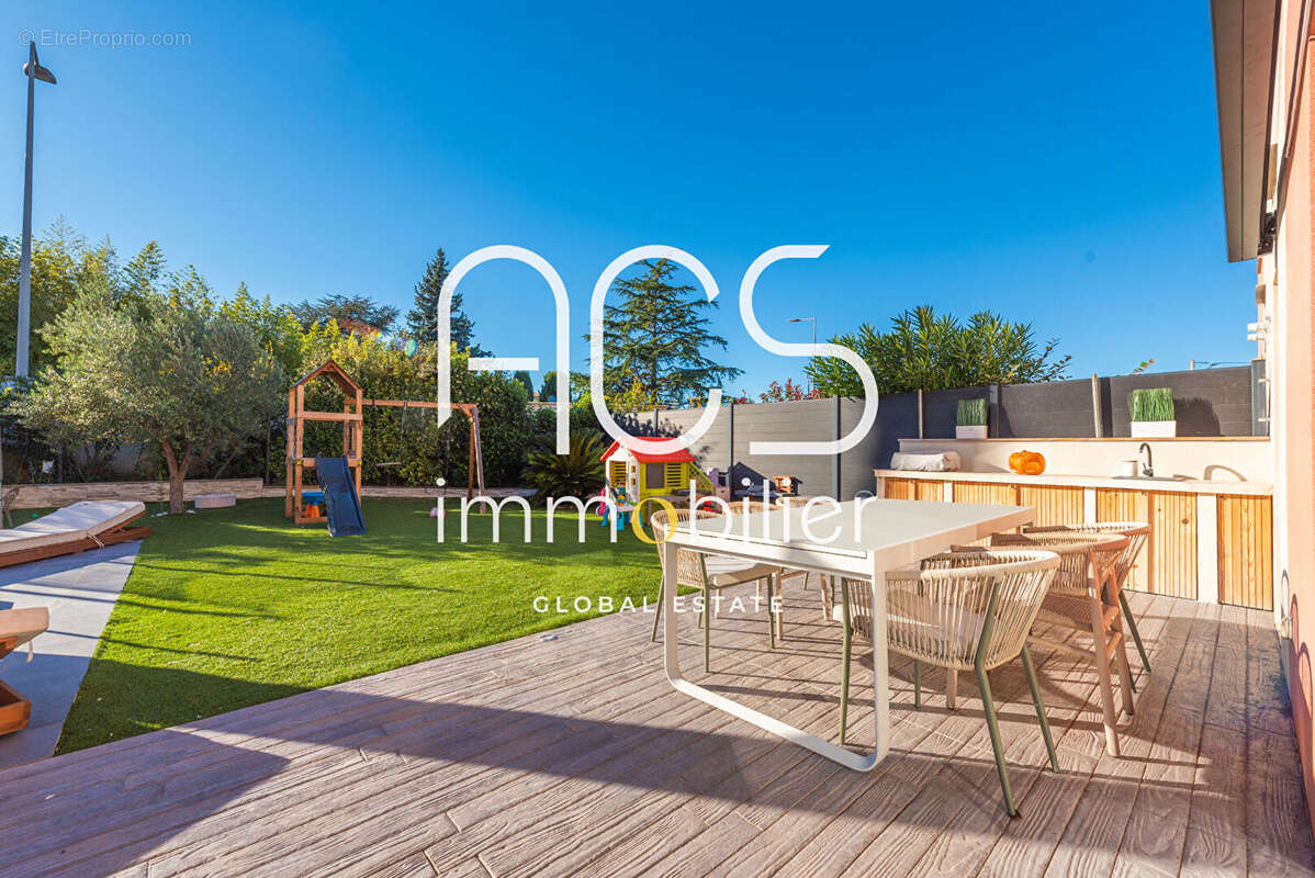 Maison à CHATEAUNEUF-LES-MARTIGUES