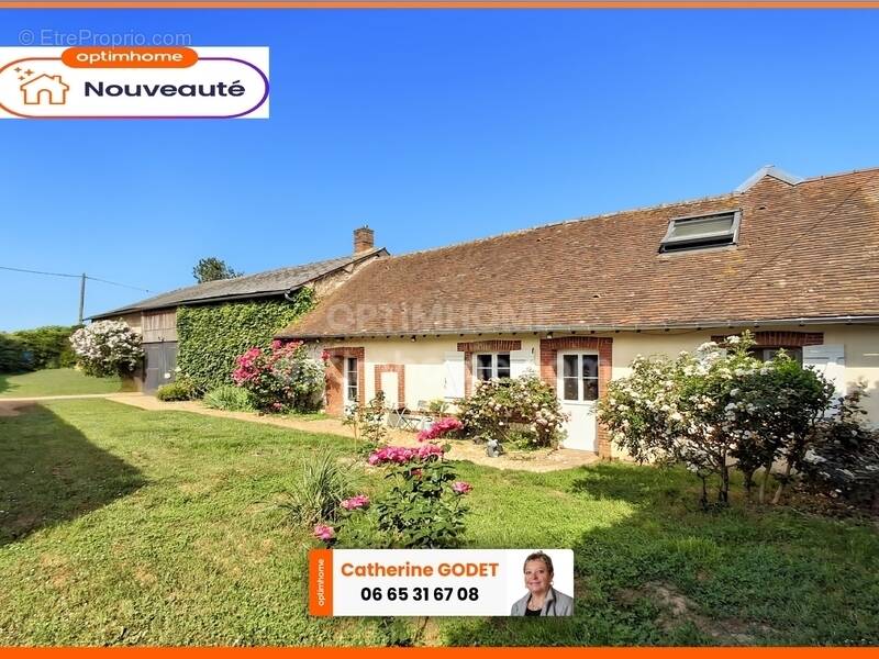 Maison à TREMBLAY-LES-VILLAGES