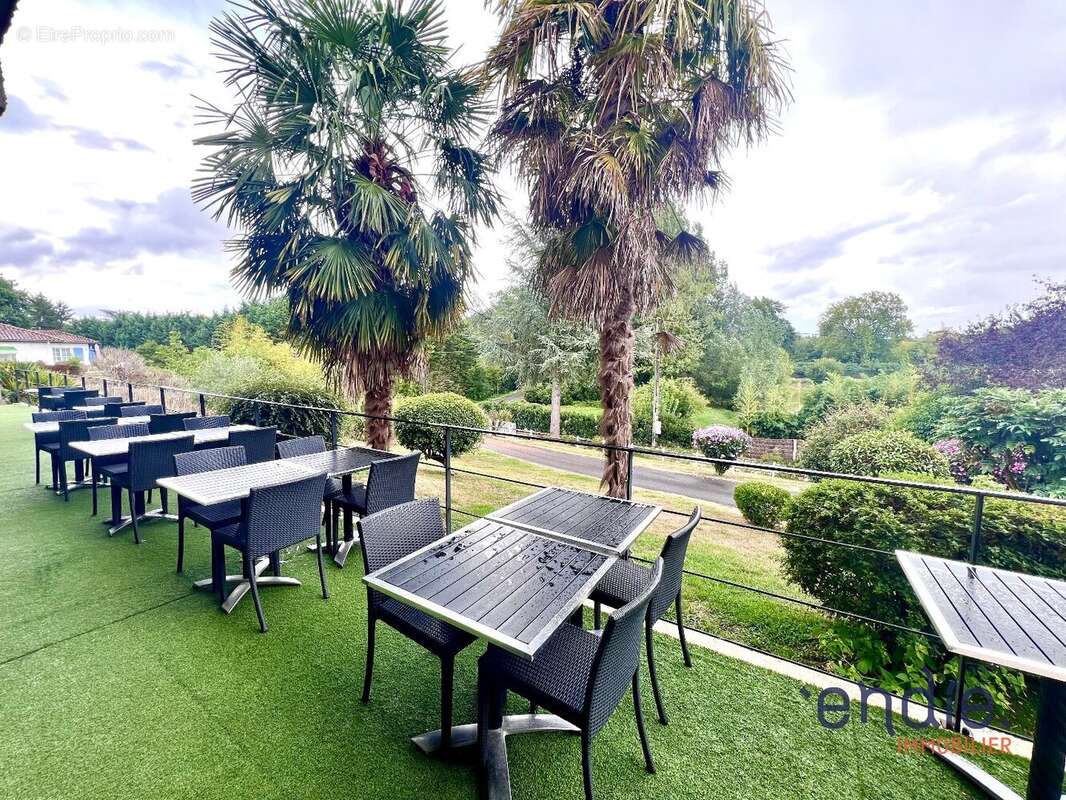 Commerce à NIEUIL-L&#039;ESPOIR