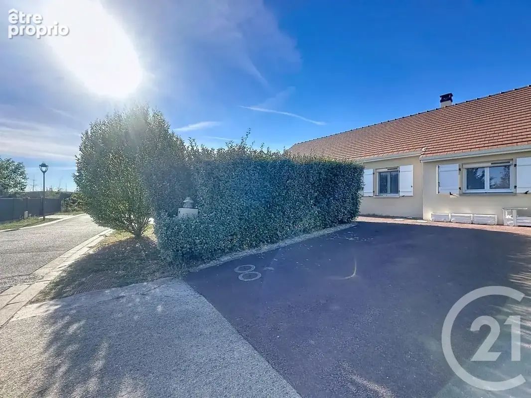 Maison 5 pièces 97 m² à vendre à La Ferte-Saint-Aubin (45240) - photo 2
