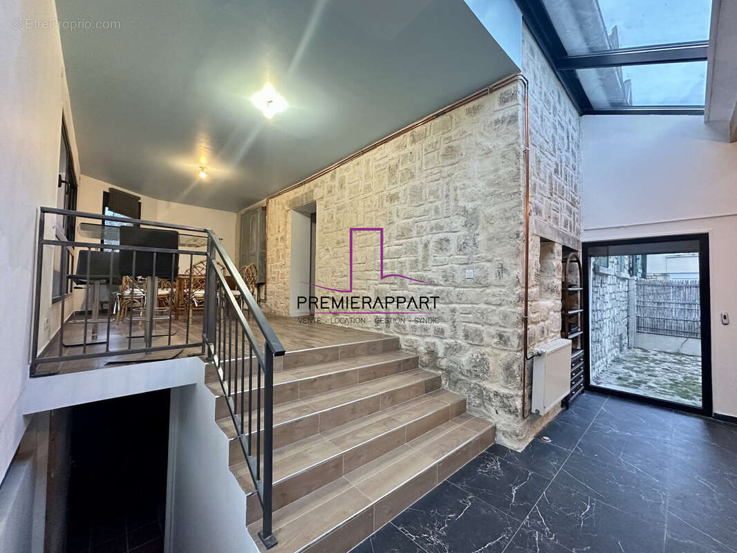 Maison à SARTROUVILLE