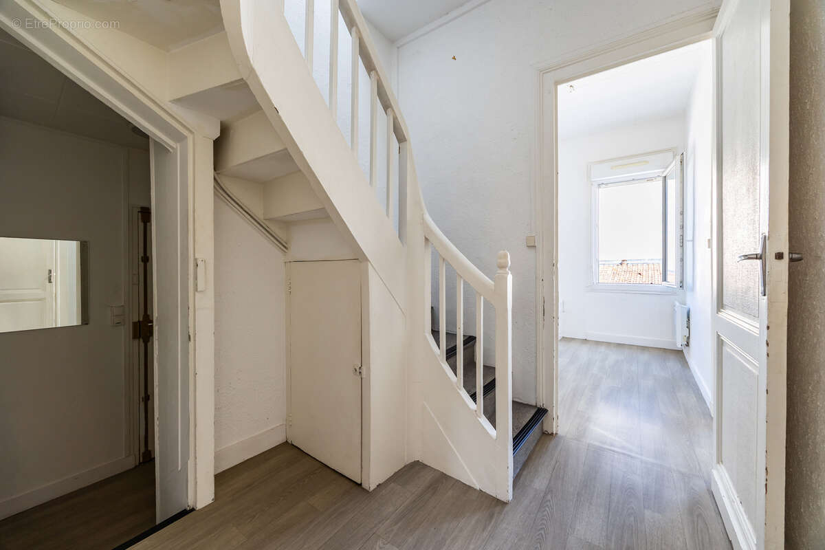  appartement duplex t3/t4 magendie / barr. de pessac - photo 2