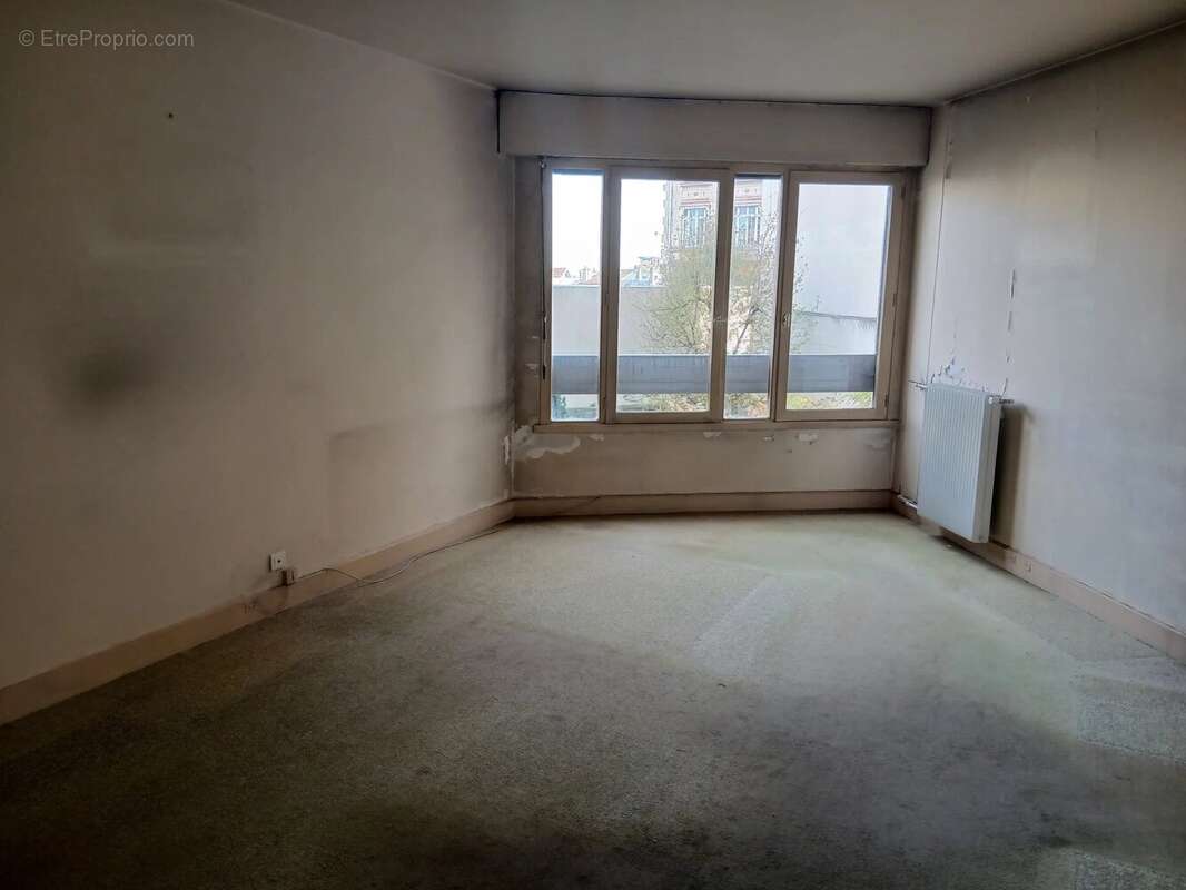 Appartement à PARIS-19E