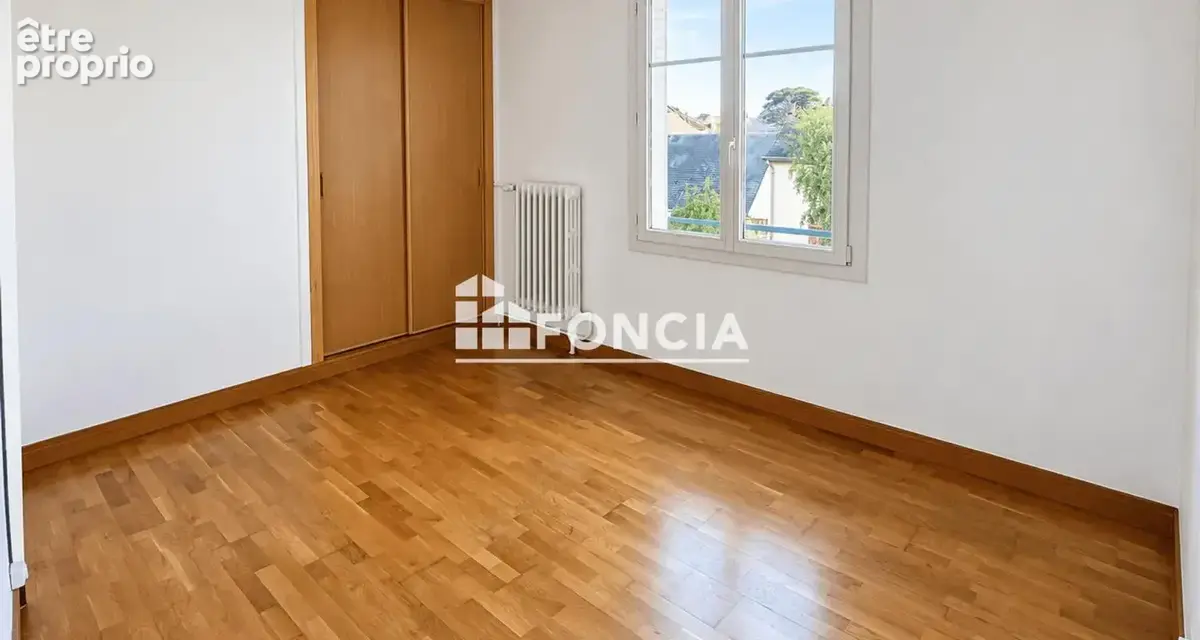 Tours – t4 de 74 m² vendu loué – 3 chambres, balcon, cave et parking - photo 6