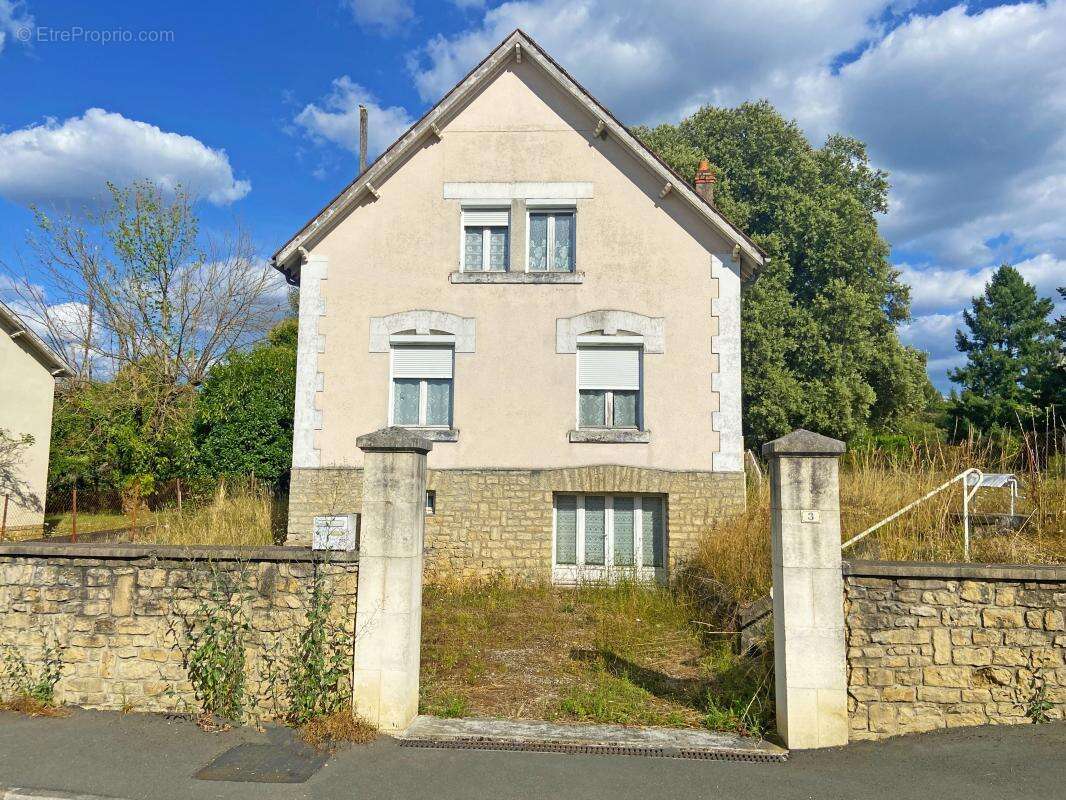 Maison à LE BUISSON-DE-CADOUIN