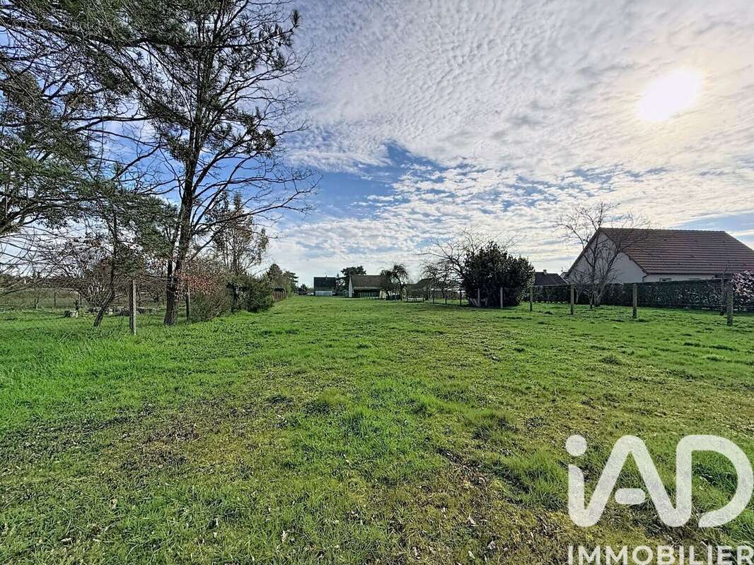 Photo 7 - Terrain à LES MONTILS