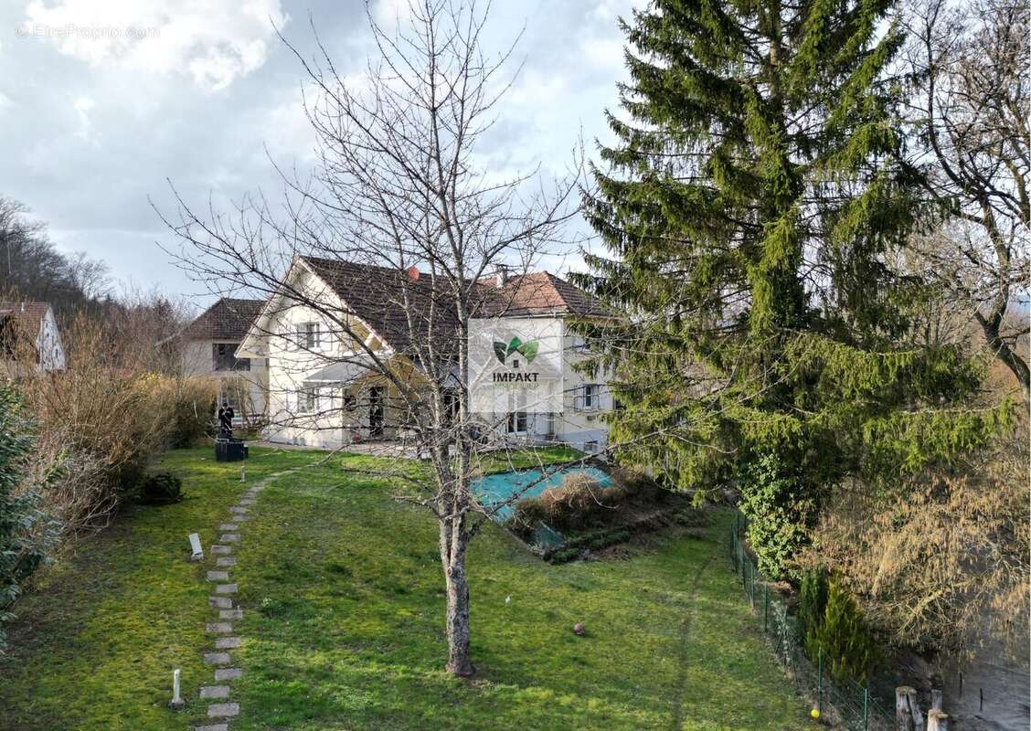 Maison à ANJOUTEY