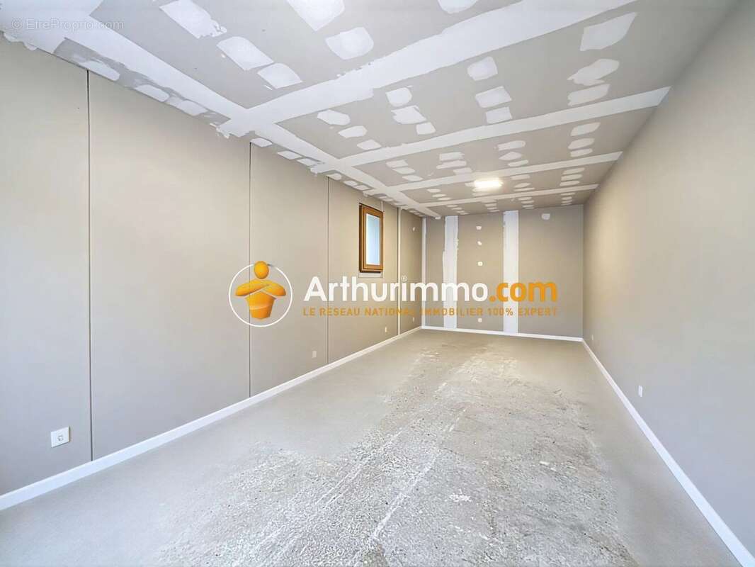 Maison à L'ISLE-D'ABEAU