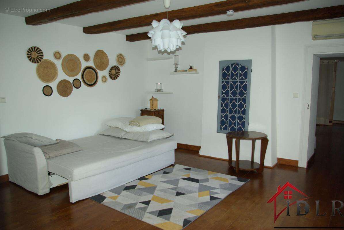 Magnifique Villa de 9 Pièces avec Vue sur la Rivière, Piscin - photo 6