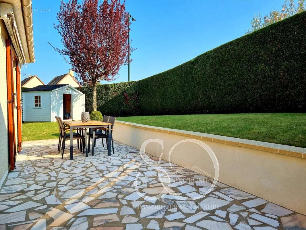 Maison à MEZIERES-SUR-SEINE