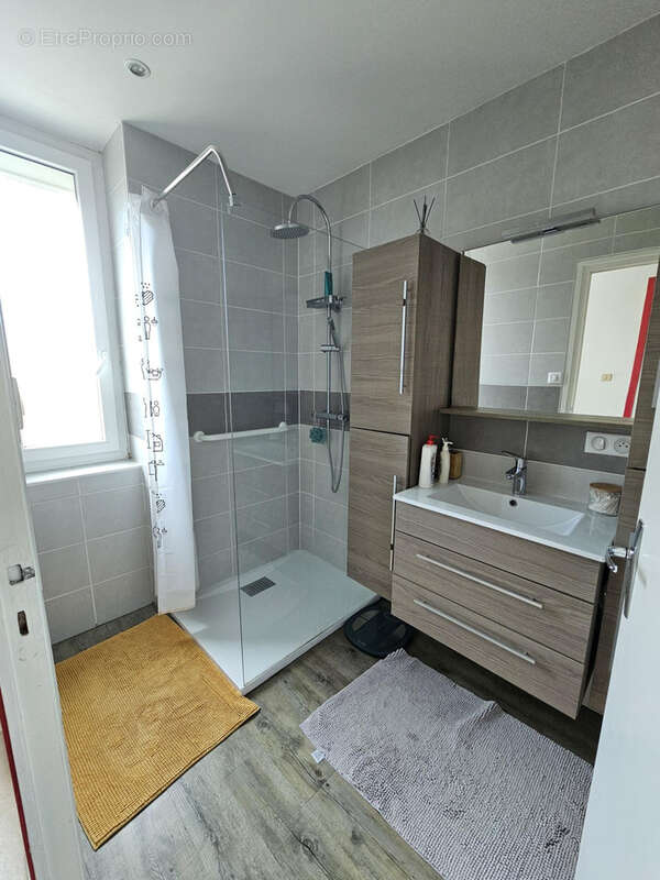 Maison à SAINT-JUST-MALMONT