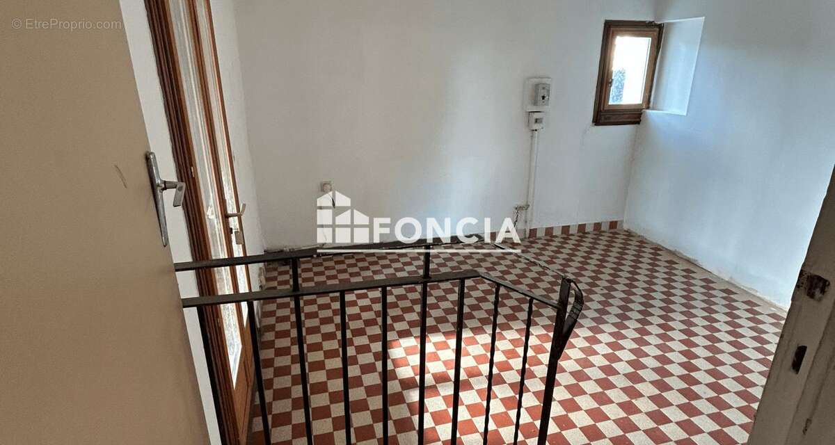 Maison à NEGREPELISSE