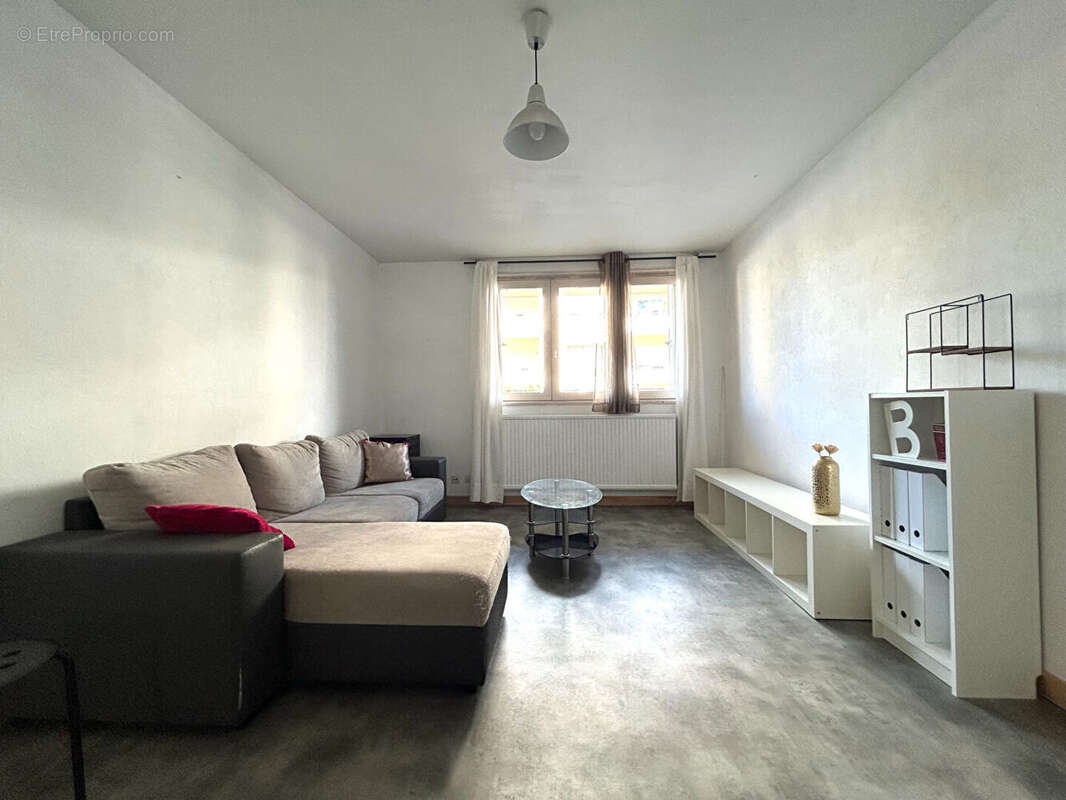 Appartement T3 avec balcon - Saint-Priest-en-Jarez - photo 6
