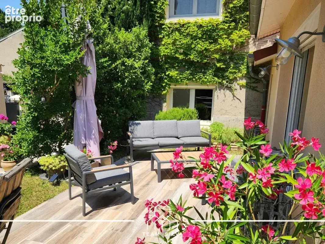 Maison 5 pièces 195 m² à vendre à Mions (69780) - photo 3