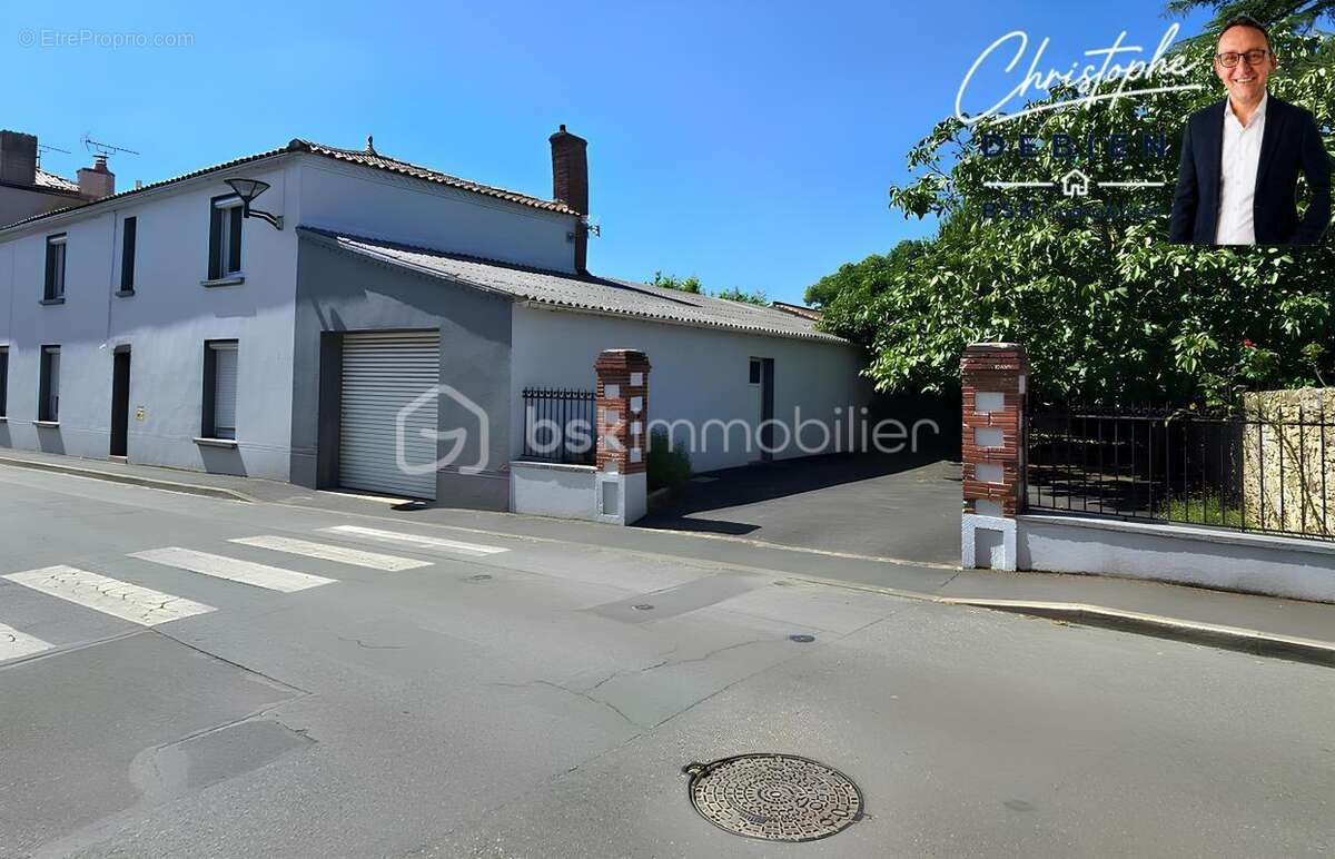 Maison à LES HERBIERS