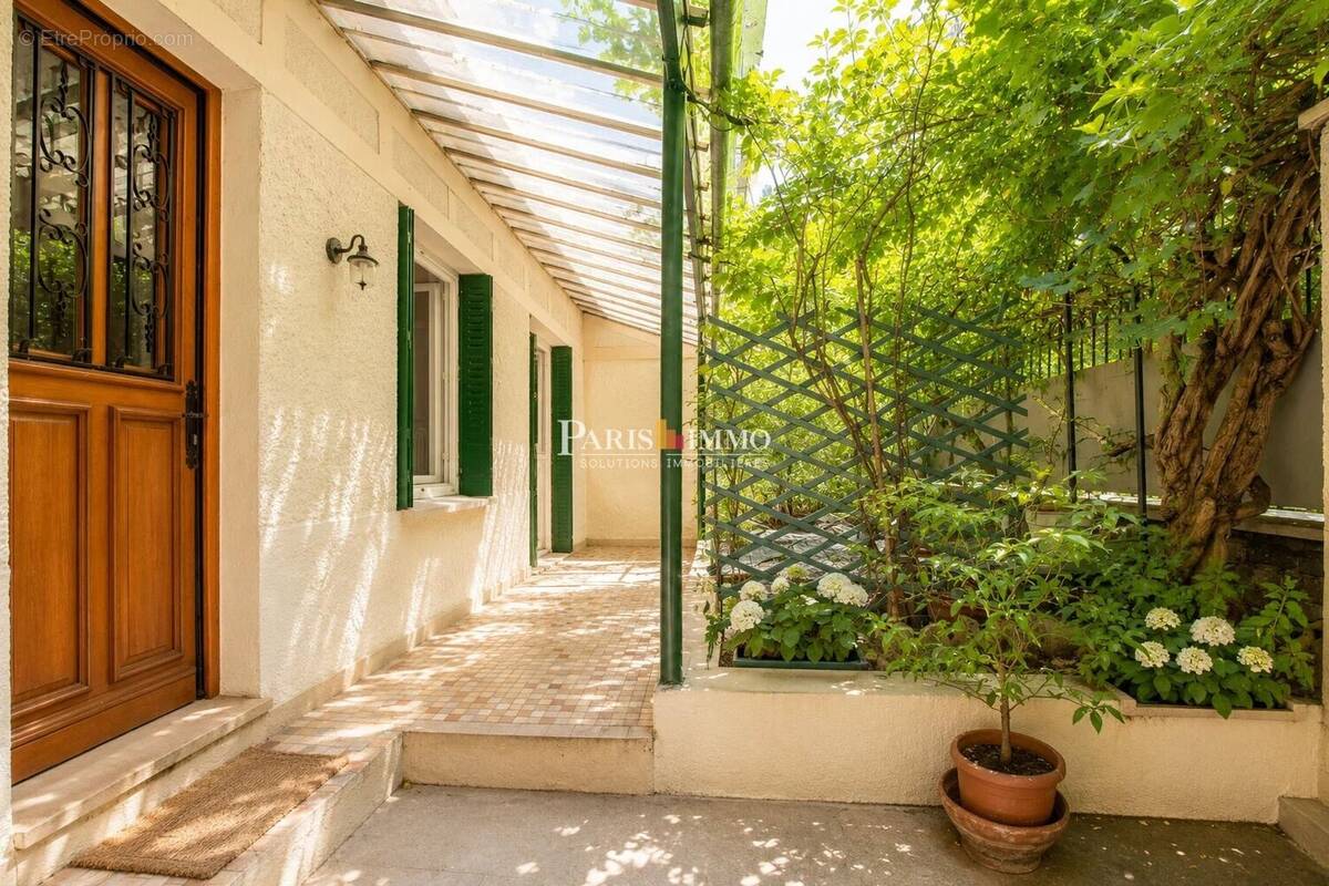 Maison à PARIS-18E