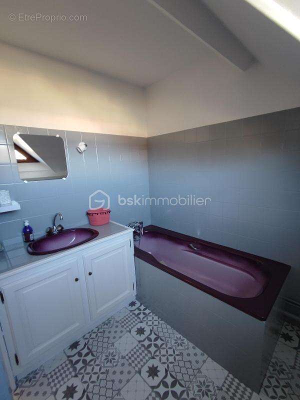 Maison à VILLENEUVE-L'ARCHEVEQUE