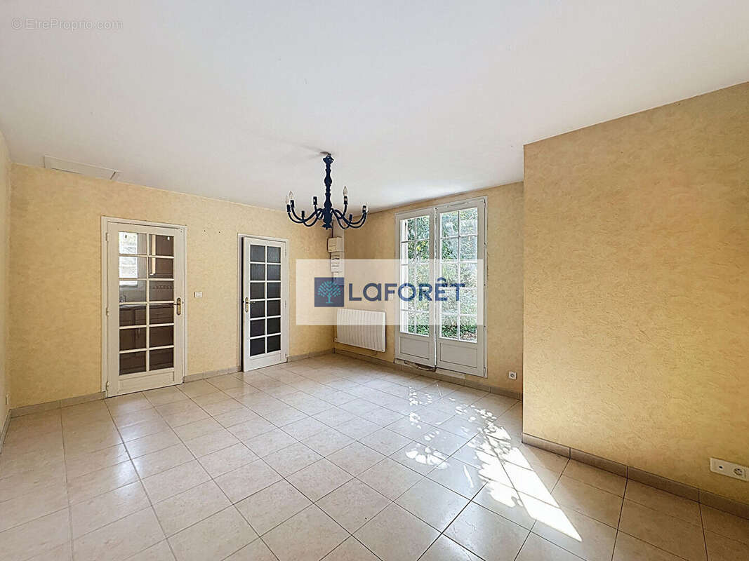 Maison à SARTROUVILLE