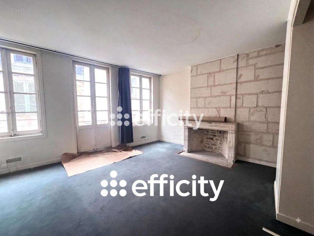 Appartement 400 m² à Niort  - photo 3
