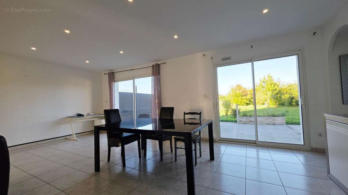 Maison à MEHUN-SUR-YEVRE