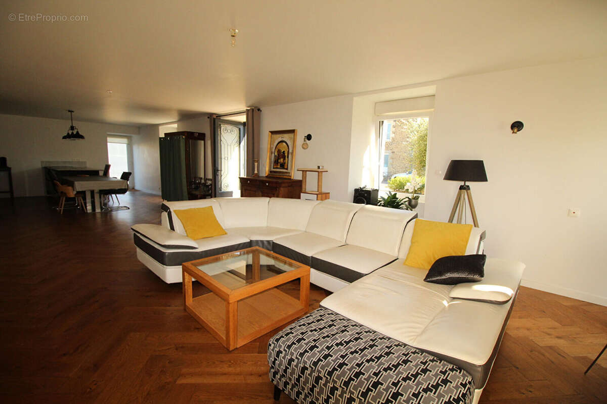 Plourhan, appartement plain pied 4 chambres, 136 m² avec 2 cours et garage - photo 2