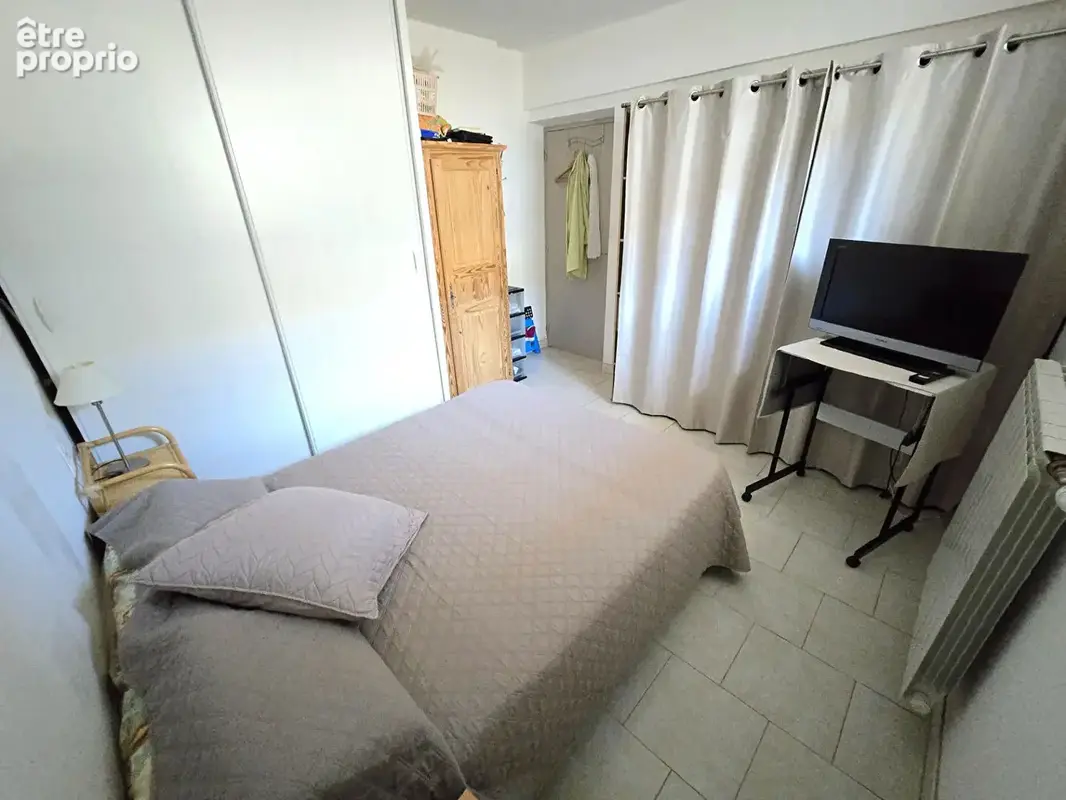 Maison de plain pied avec garage - Salles Curan - photo 12