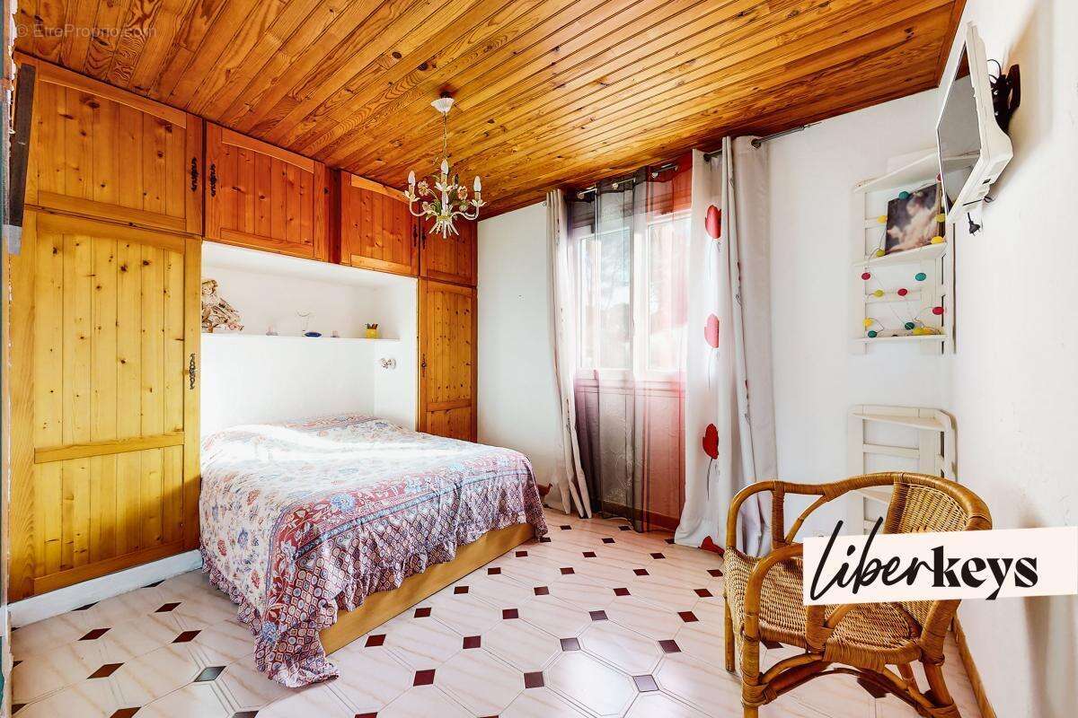 Maison à ROQUEBRUNE-SUR-ARGENS