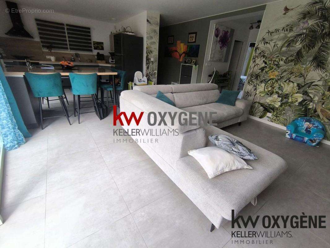 Appartement à TRESSERRE