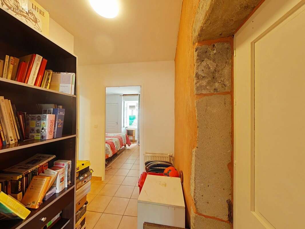 Appartement à SAINT-JUST-SAINT-RAMBERT