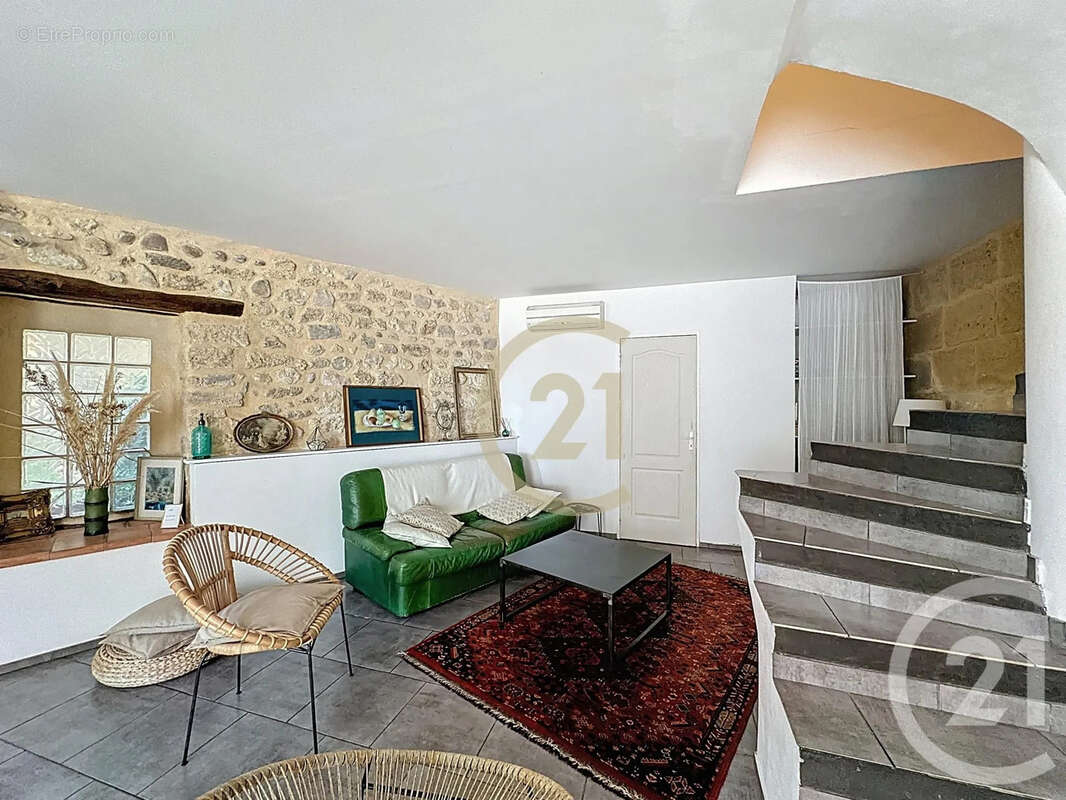 Maison 81 m² à Uzes  - photo 7